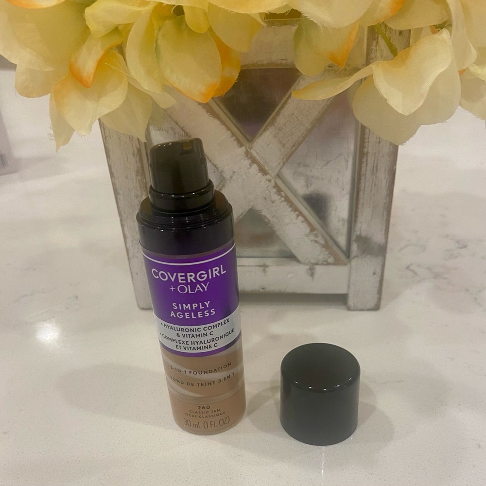 Covergirl Simply Ageless Foundation- Classic Tan